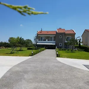 https://villas-mamas-beach.hotelschalkidiki.net